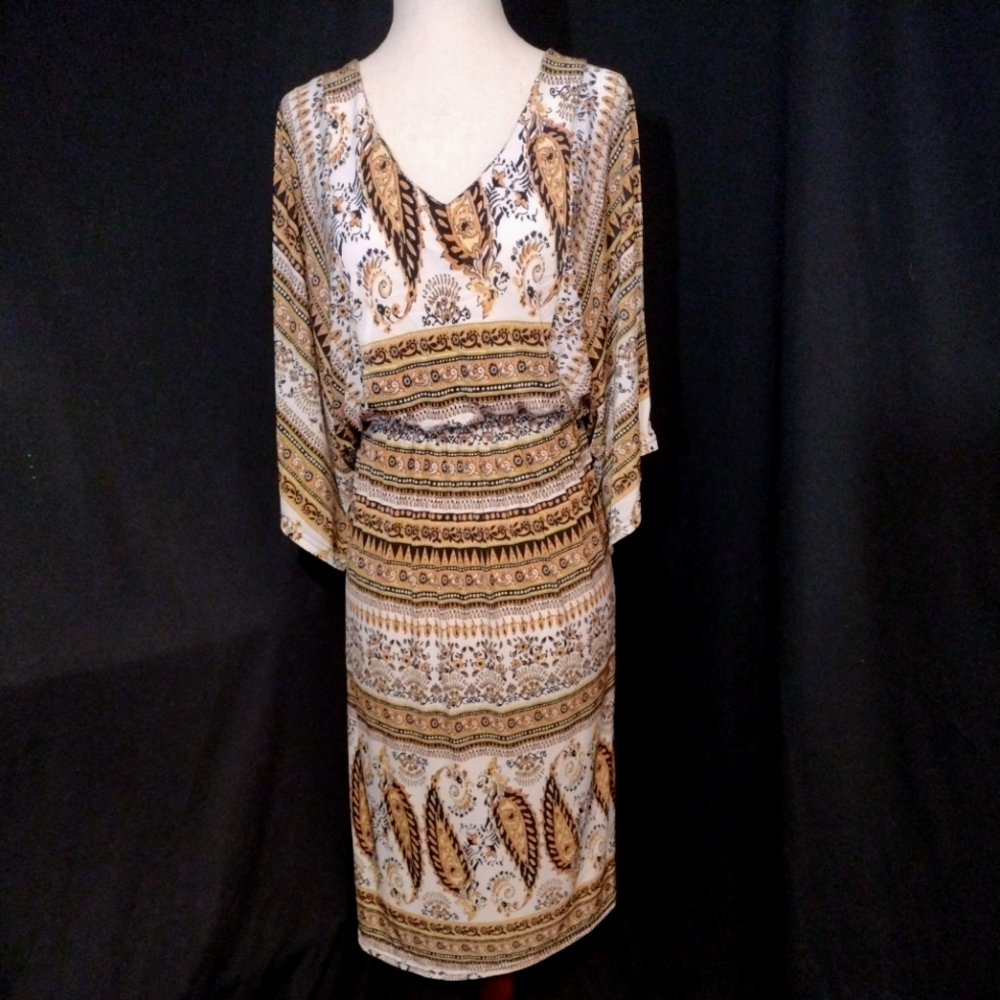 Mlle Gabrielle Plus-Size White Dress With Floral and Paisley Print Size 1X